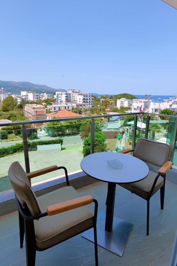 Hotel Eksamilia Exterior foto